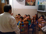 Padre Khalil con los ni�os del "Hogar Misericordia"